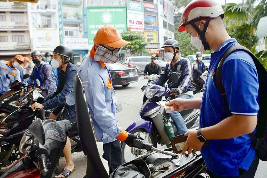 Từ 2-5, hoạt động kinh doanh xăng dầu của các thương nhân phải thực hiện theo một số quy định mới. Ảnh: Nguyệt Nhi kinh doanh xăng dầu.jpg