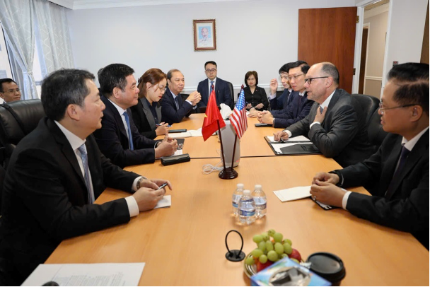 Tập đoàn hàng đầu của Hoa Kỳ.png Tập đoàn hàng đầu của Hoa Kỳ.png