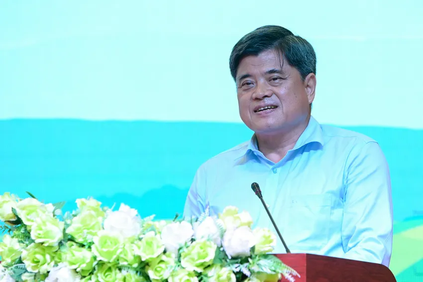Thứ trưởng Bộ Nông nghiệp và Môi trường Trần Thanh Nam khẳng định: "Ai làm chủ được vùng nguyên liệu sẽ làm chủ được chuỗi giá trị nông sản". Ảnh: Tùng Đinh vùng nguyên liệu...jpg