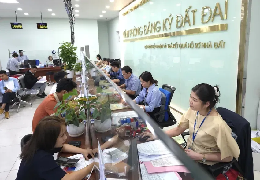 Cục Quản lý đất đai đề xuất kết thúc hoạt động của các chi nhánh Văn phòng đăng ký đất đai, chuyển giao thẩm quyền và chức năng, nhiệm vụ về cấp xã. Ảnh minh hoạ: Q.H Văn phòng đăng ký đất đai.JPG