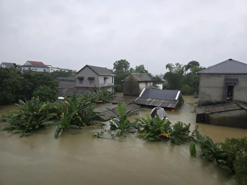 mưa lớn tại Huế.jpg