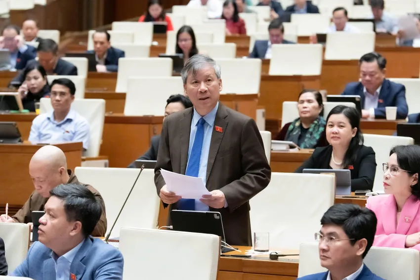 ĐBQH Nguyễn Anh Trí - TP Hà Nội. Ảnh: QH 202512020919090294_z7283370478852_b9be53743b4067d8521e4abeb4924691.jpg