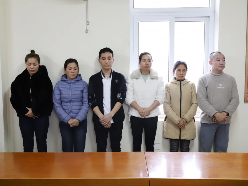 Các bị can trong vụ án. Ảnh: CA giam-doc-bi-khoi-to.jpg