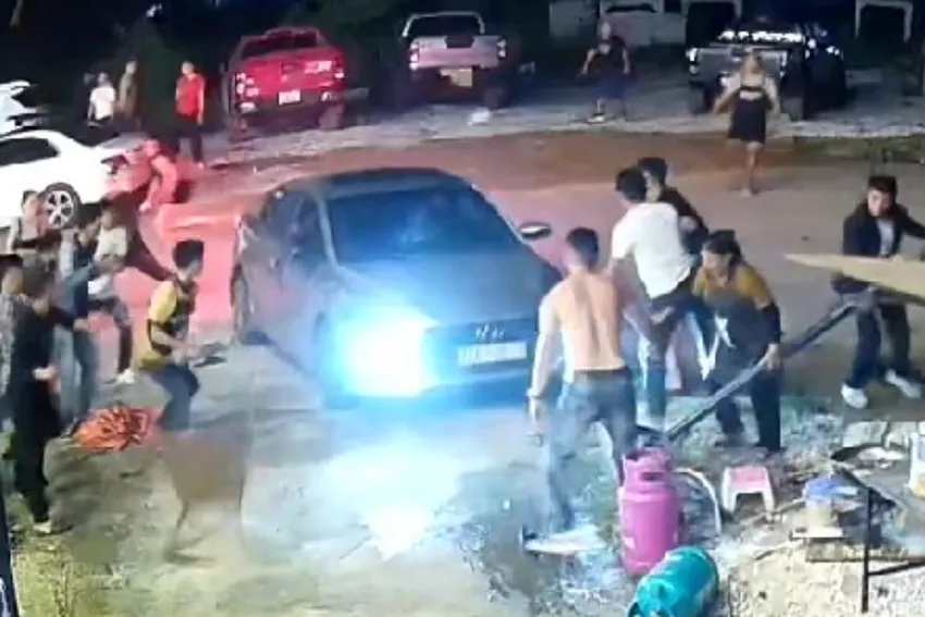 nữ chủ quán.jpg