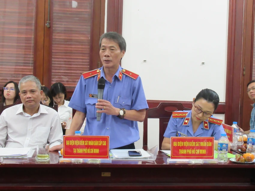 Ông Lê Xuân Hải (Phó viện trưởng VKSND Cấp cao tại TP.HCM) phát biểu tại tọa đàm. Ảnh:YC Hình 2 Lê Xuân Hải.JPG