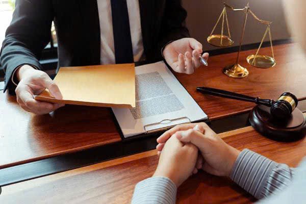 Hình minh họa. thù lao của luật sư