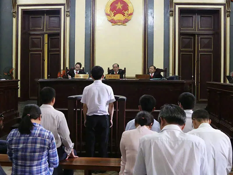 Một phiên tòa hình sự ở TAND TP.HCM. Ảnh: HOÀNG GIANG truy tố vắng mặt