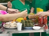 Tết đặc biệt của hộ lý ở khu cách ly ảnh 2 Video: Tết thầm lặng trong khu cách ly