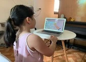 Tìm mọi cách đưa sách giáo khoa đến tay học sinh ảnh 2 Học sinh tiểu học ở Bà Rịa- Vũng Tàu học trực tuyến từ 20-9