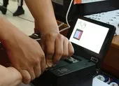 Lập đường dây nóng tiếp nhận thông tin tiêm chủng ảnh 2 Chậm trả CCCD, người dân dùng giấy tờ gì đi giao dịch?