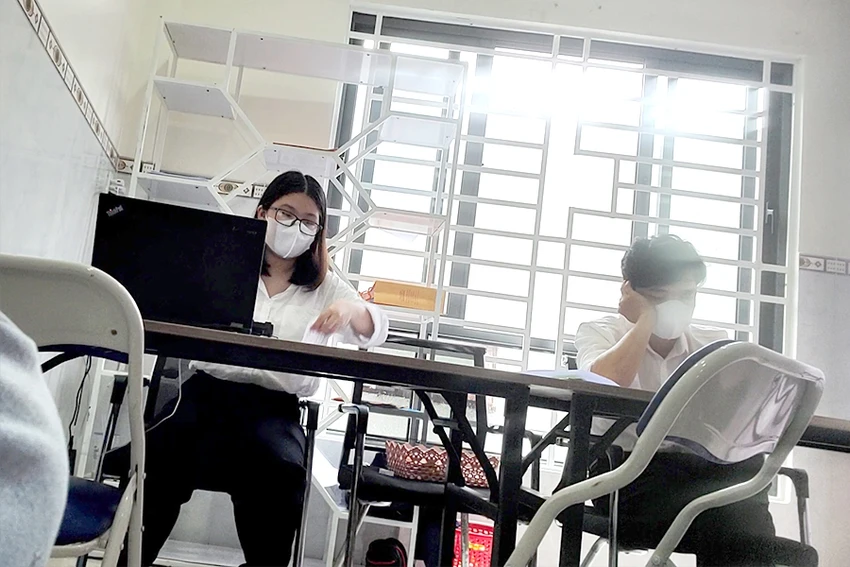 Bên trong phòng làm hồ sơ tại Công ty Sunrise HR. Ảnh: NGUYỄN YÊN w-Hinh_phu_1-P5_Chinh_nguyenyen_hongtham_minhanh_3h.jpg