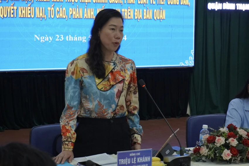 Bà Triệu Lệ Khánh, Phó Bí thư Thường trực Quận ủy quận Bình Thạnh nêu ý kiến. Ảnh: NHẬT TRUNG luat-su-truong-thi-hoa-2.jpg