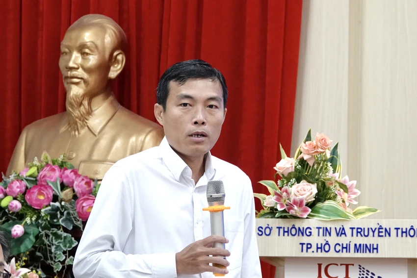 Ông Võ Minh Thành, Phó Giám đốc Sở TT&TT TP.HCM, thông tin tại họp báo. Ảnh: BẢO PHƯƠNG tuan-le-chuyen-doi-so-1.JPG
