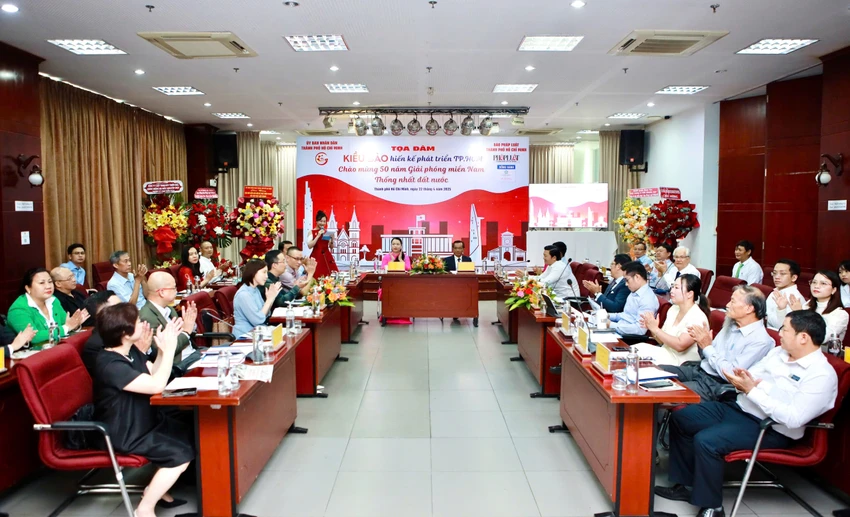 Toàn cảnh toạ đàm. Ảnh: NGUYỆT NHI 3.jpg