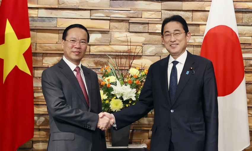 Chủ tịch nước Võ Văn Thưởng và Thủ tướng Nhật Kishida Fumio trước cuộc hội đàm ở Tokyo trong đêm 27-11. Ảnh: TTXVN Quan_he_Viet_Nhat_1.png