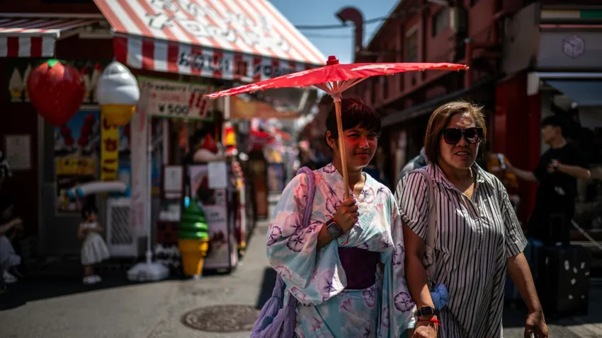 'Cuộc khủng hoảng kép' của người cao tuổi ở Nhật