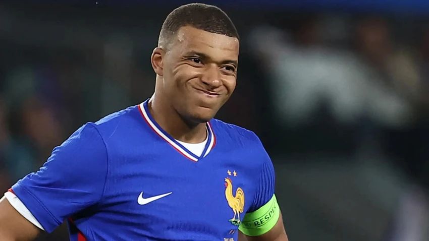 Mbappe sẽ không có được những biệt đãi ở Real như khi anh còn khoác áo PSG. Ảnh: GETTY. mbappe-bi-chi-trich-la-nguoi-tham-tien-va-su-khung-hoang-o-real (2).jpg