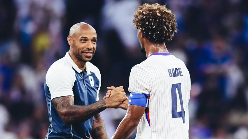 Thầy trò Henry có nhiều cơ hội làm hài lòng khán giả nhà để giành vé chơi chung kết Olympic Paris 2024. Ảnh: GETTY. henry-france.jpeg