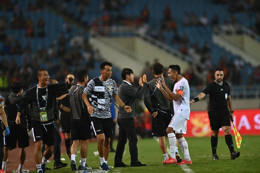 Ông Shin đã góp công lớn cho bóng đá Indonesia sau hơn 5 năm gắn bó. Ảnh: ANH PHƯƠNG. chu-tich-pssi-giai-ma-nhung-bi-an-cua-doi-tuyen-indonesia-va-viec-sa-thai-shin-tae-yong (1).jpg