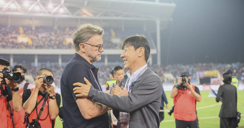 HLV Shin Tae-yong từng giúp đội tuyển Indonesia đánh bại tuyển Việt Nam đã khiến đồng nghiệp Troussier mất ghế. Ảnh: ANH PHƯƠNG. HLV Shin Tae-yong