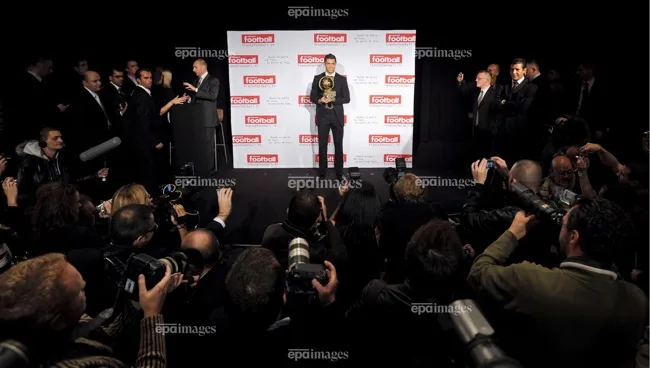 Phản ứng của Ronaldo khi lần thứ 2 không được đề cử QBV 2 phan-ung-cua-ronaldo-sau-lan-thu-2-khong-duoc-de-cu-qua-bong-vang (2).jpg