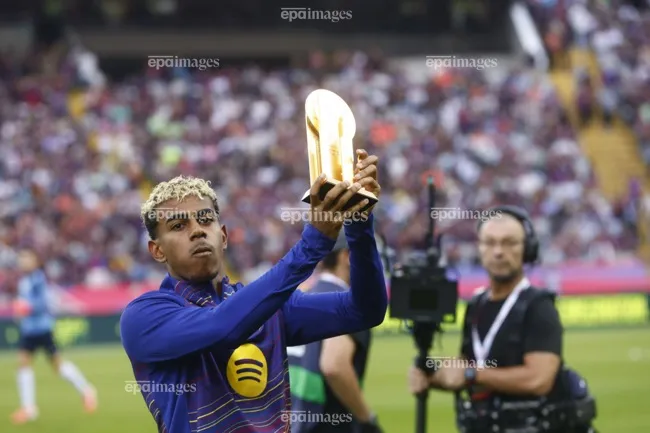 Thành công đến dồn dập và quá sớm với Yamal. Ảnh: EPA. mbappe-bao-chua-cho-loi-song-ngoai-doi-cua-tai-nang-tre-yamal (5).jpg