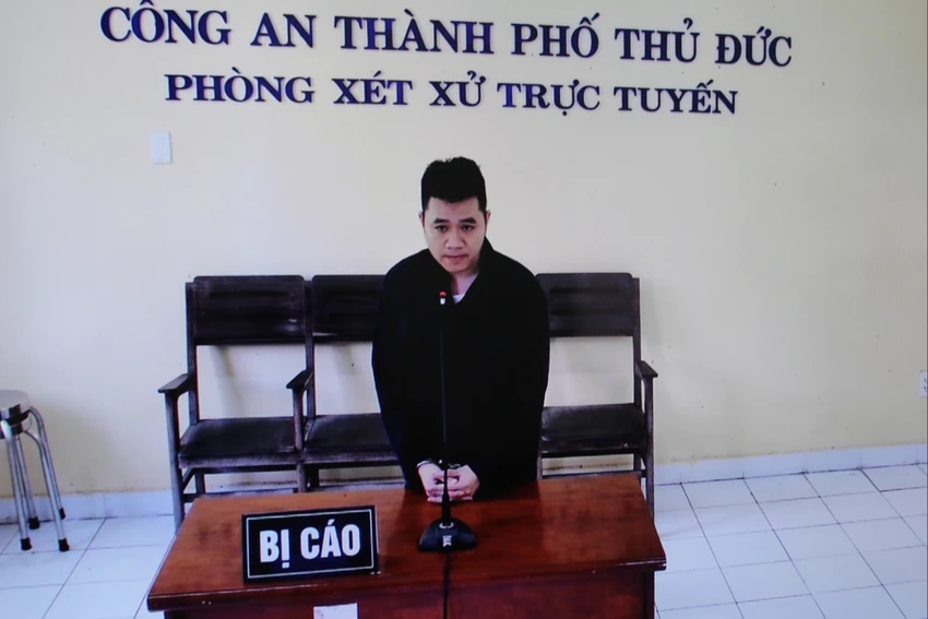 Bị cáo Trương Thanh Tịnh tại điểm cầu thành phần Trại tạm giam Chí Hòa - Phân trại tạm giam Khu vực TP Thủ Đức. Ảnh: TRẦN LINH Trương Thanh Tịnh