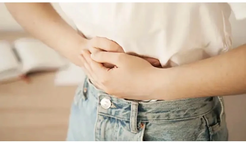 Chế độ ăn nhiều chất xơ khiến bạn bị đầy hơi và dưới đây là 3 mẹo được chuyên gia dinh dưỡng khuyên dùng để tránh tình trạng này. Ảnh: iStock. 3 mẹo giúp tránh đầy hơi và chướng bụng do ăn nhiều chất xơ.jpg