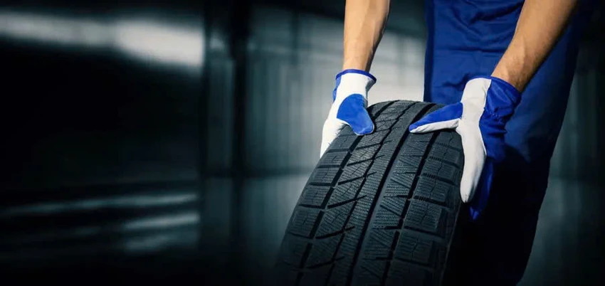 Dấu hiệu nhận biết lốp xe ô tô xuống cấp cần thay mới