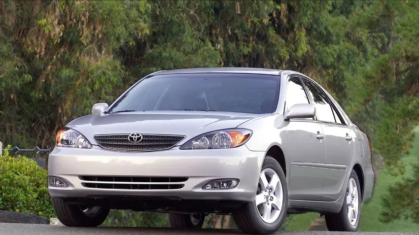 Toyota Camry 2006 được xem là biểu tượng của dòng sedan thực dụng. Ảnh: Toyota. 8 mẫu xe đã qua sử dụng giá 127 triệu đồng đáng tin cậy nhất.jpg
