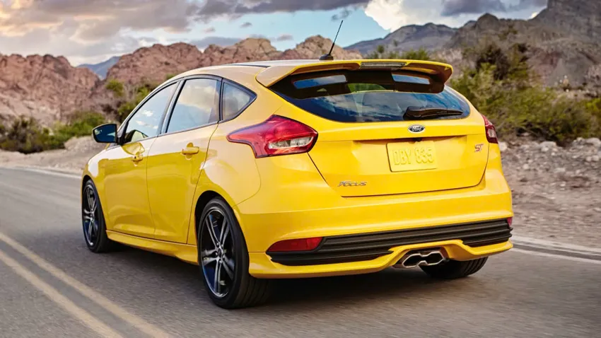 Xe có nhiều tùy chọn hộp số sàn 5 cấp và 6 cấp. Ảnh: Ford. Top mẫu xe hộp số sàn đã qua sử dụng dưới 400 triệu đồng đáng mua nhất.jpg