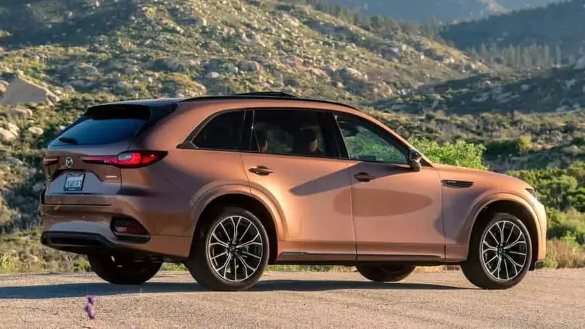 Trong bối cảnh giá ô tô mới liên tục tăng cao, thương hiệu Mazda giảm giá CX-50 và giữ các dòng xe 2026 ở mức phải chăng. Ảnh: Mazda. Thương hiệu Mazda giảm giá cx-50, giữ các dòng xe 2026 ở mức giá phải chăng.jpg