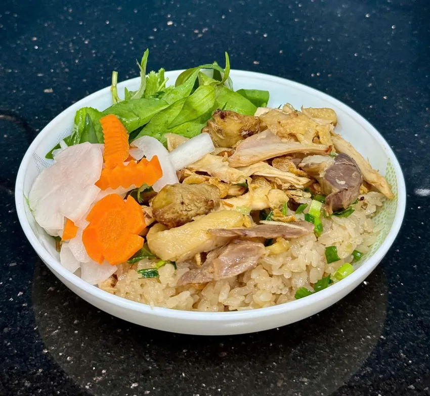 Bữa sáng ăn mặn, không ăn ngọt. Ảnh: PHƯƠNG LÊ. 10 thói quen đơn giản giúp kiểm soát lượng đường trong máu tăng đột biến.jpg