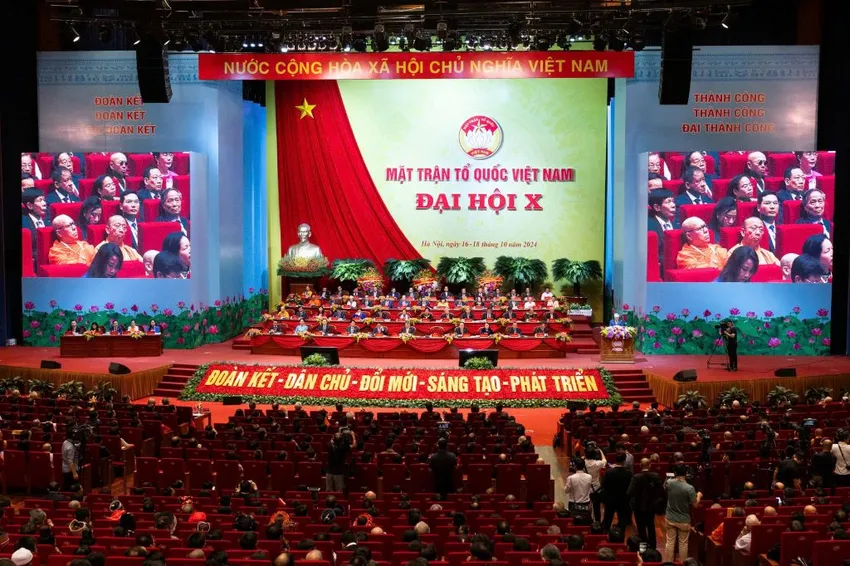 Đại hội X của Mặt trận Tổ quốc Việt Nam có hơn 1.000 đại biểu tham dự. Ảnh: Q.VINH MTTQ-DHX-toan-canh.jpg