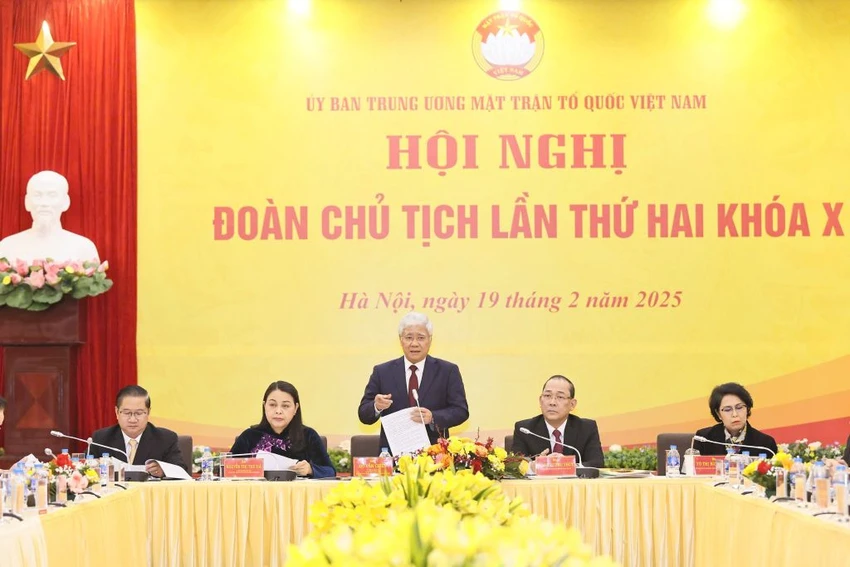 Chủ tịch Ủy ban Trung ương Mặt trận Tổ quốc Việt Nam Đỗ Văn Chiến chia sẻ thông tin tại hội nghị. Ảnh: QUANG VINH mttq-do-van-chien.jpg