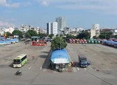 Không bị cách ly, người dân TP.HCM ùn ùn về quê ăn Tết ảnh 10 Bến xe miền Đông và miền Tây vẫn vắng khách đi lại