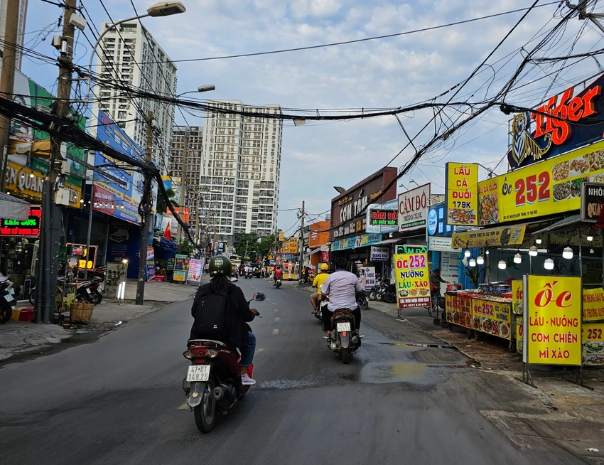 Đường Nguyễn Duy Trinh hiện hữu. Ảnh: ĐT nguyenduytrinh.jpg