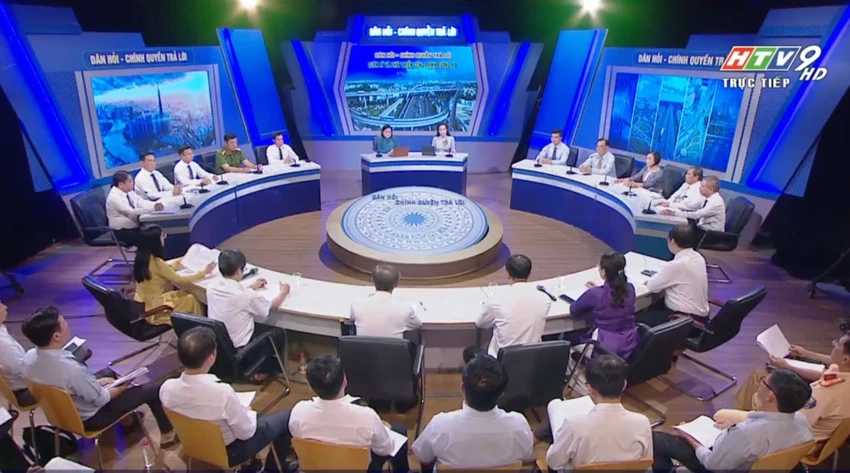Chương trình "Dân hỏi - Chính quyền trả lời" tháng 9-2024, với chủ đề "Quản lý và phát triển công trình đường bộ" do HĐND TP.HCM chủ trì. Vì sao các công trình trọng điểm TP.HCM thi công thường bị ùn ứ
