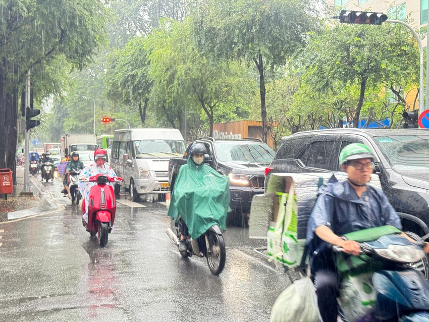 Đường Hai Bà Trưng, quận 1. Ảnh: ĐÀO TRANG nguoi-dan-tphcm-1.jpg