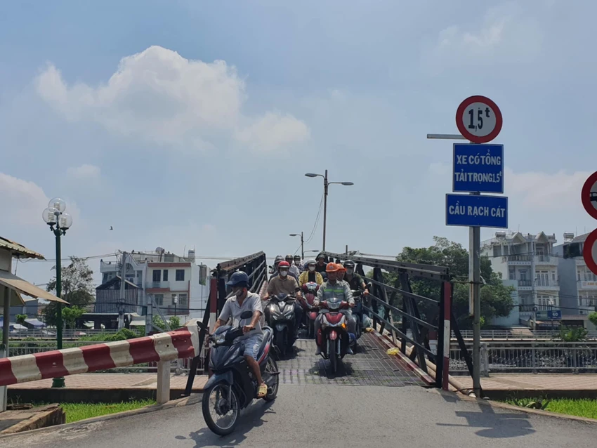 Người dân mong ngóng sớm triển khai thực hiện dự án cầu Rạch Cát. Ảnh: CTV cau-rach-cat-12.jpeg