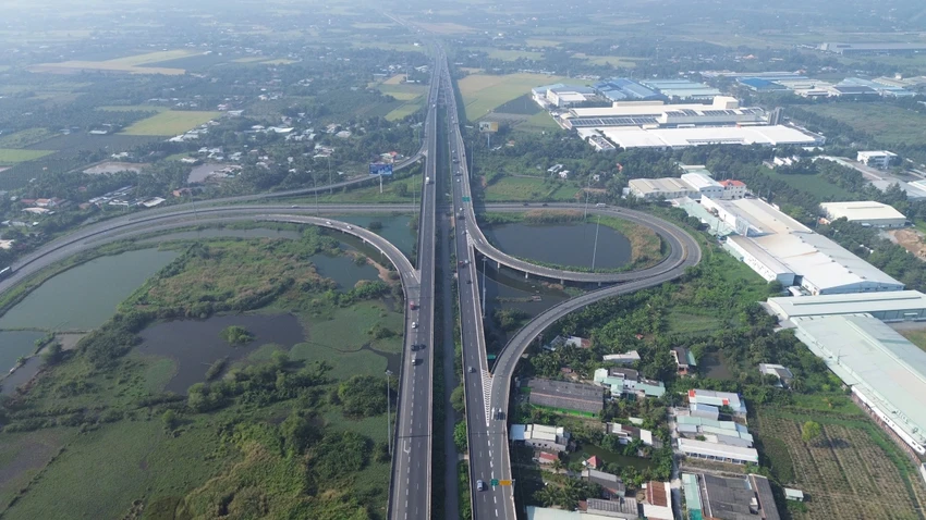 Hiện Bộ GTVT đang lấy ý kiến của các địa phương về việc mở rộng cao tốc TP.HCM - Trung Lương - Mỹ Thuận. IMG_5453.jpeg
