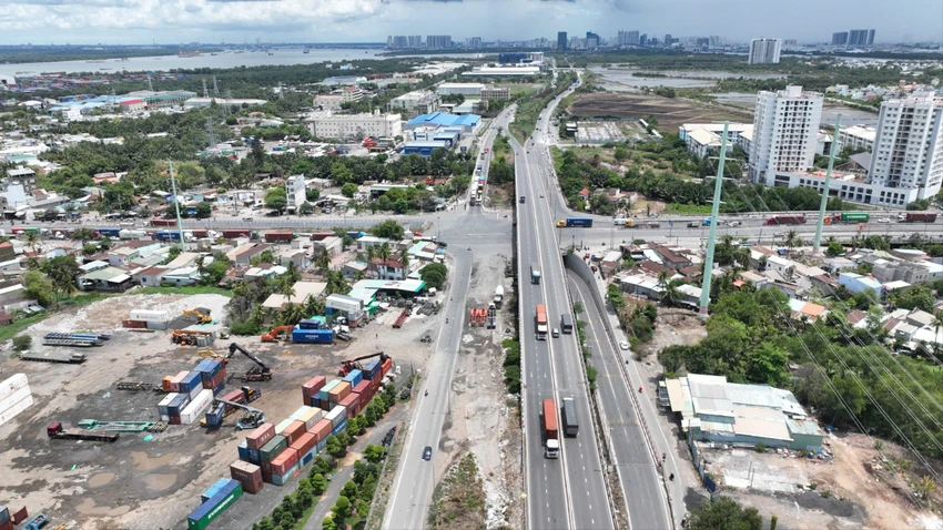 Nút giao Mỹ Thủy đang được triển khai xây dựng giai đoạn 3. Ảnh: ĐÀO TRANG nut-giao-my-thuy-10.jpg