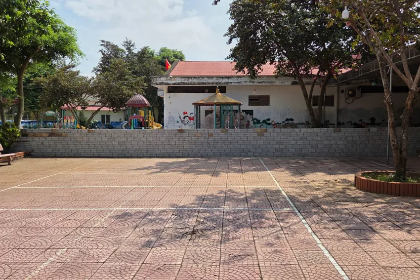 Đòi đất nhiều năm xã không trả, 1 nông dân xây tường rào giữa sân trường mầm non -12.jpg