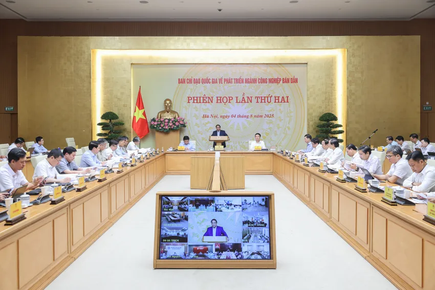 Phiên họp thứ 2 của Ban Chỉ đạo đã đề ra các nhiệm vụ thúc đẩy phát triển ngành công nghiệp bán dẫn thời gian tới. Ảnh: VGP