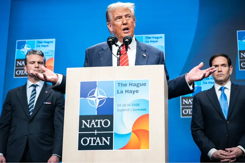 Tổng thống Mỹ Donald Trump tại Hội nghị thượng đỉnh NATO tại Hà Lan hôm 25-6. Ảnh: THE NEW YORK TIMES Tổng thống Trump nói Mỹ sẽ gặp Iran vào tuần tới