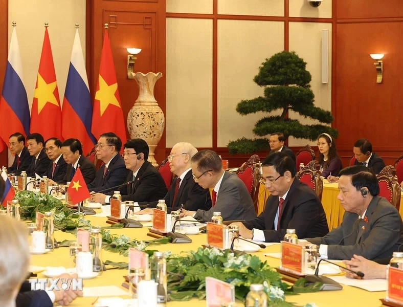 Tổng Bí thư Nguyễn Phú Trọng hội đàm với Tổng thống Nga Vladimir Putin ngày 20-6 tại Hà Nội. Ảnh: TTXVN Tổng Bí thư Nguyễn Phú Trọng hội đàm với Tổng thống Putin 3.jpg