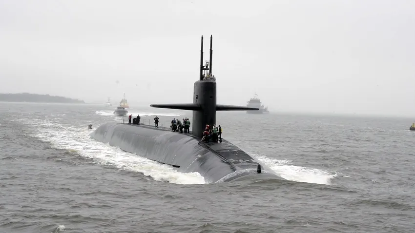 Tàu ngầm mang tên lửa đạn đạo lớp Ohio USS Alaska (SSBN 732). Ảnh: US NAVY tàu ngầm hạt nhân