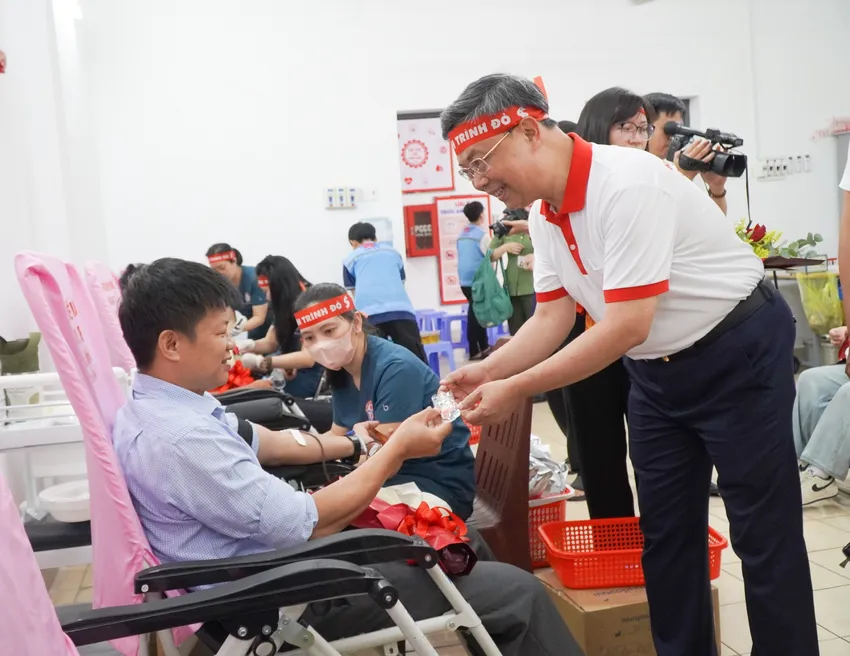 hành-trình-đỏ-4.jpeg