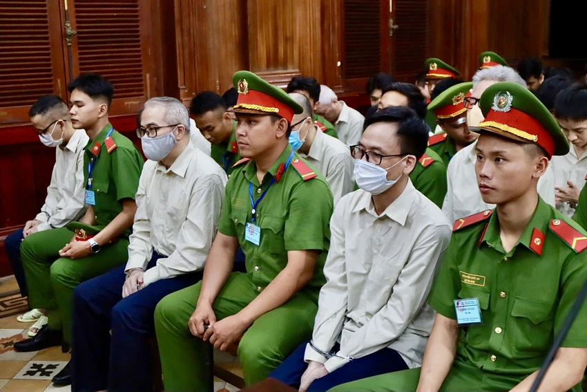 35 bị cáo được VKS đề nghị cho hưởng mức án treo. Ảnh: CHÍ THÀNH Đại án đăng kiểm
