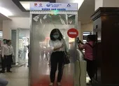 Lý do Sở Y tế TP.HCM khuyên không dùng buồng khử khuẩn ảnh 2 TP.HCM có buồng khử khuẩn di động toàn thân ngừa COVID-19